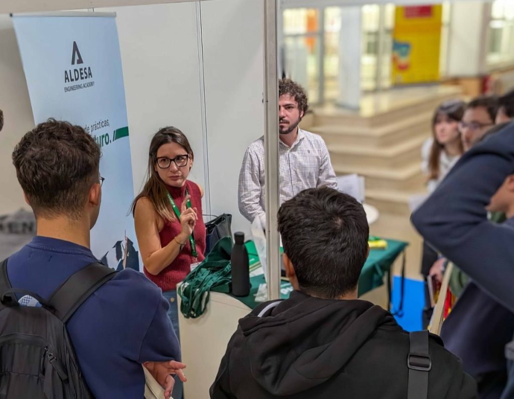 Engineering students show their interest on Aldesa Engineering Academy